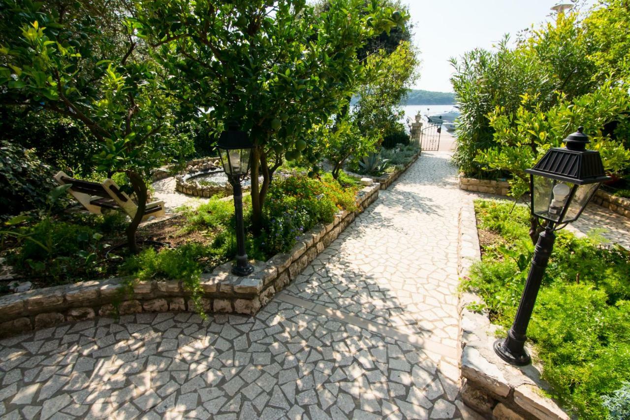 Apartments Picolo Paradiso Miljenko Debelic Barbat na Rabu Экстерьер фото