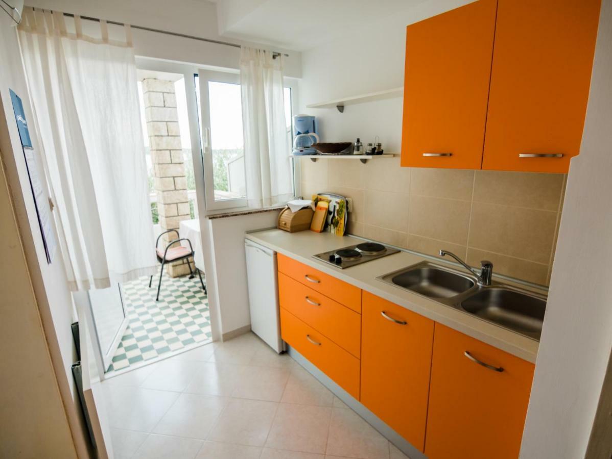 Apartments Picolo Paradiso Miljenko Debelic Barbat na Rabu Экстерьер фото