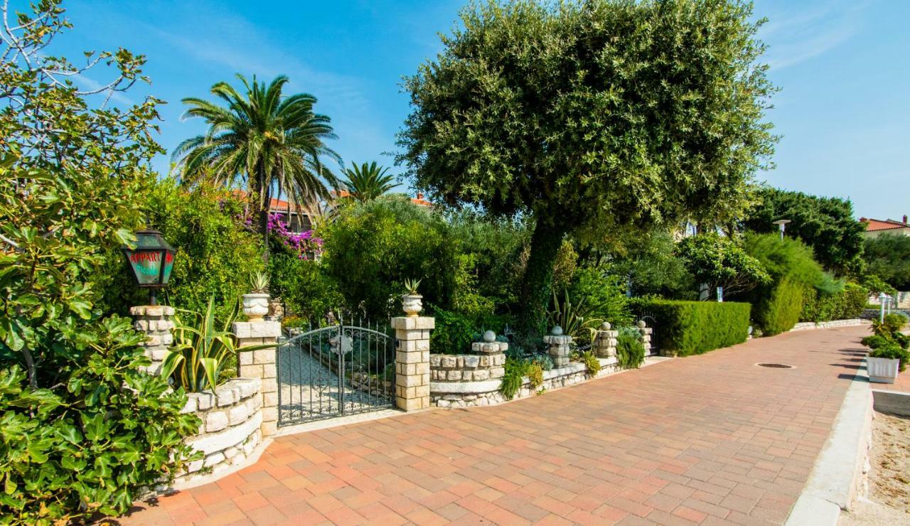 Apartments Picolo Paradiso Miljenko Debelic Barbat na Rabu Экстерьер фото