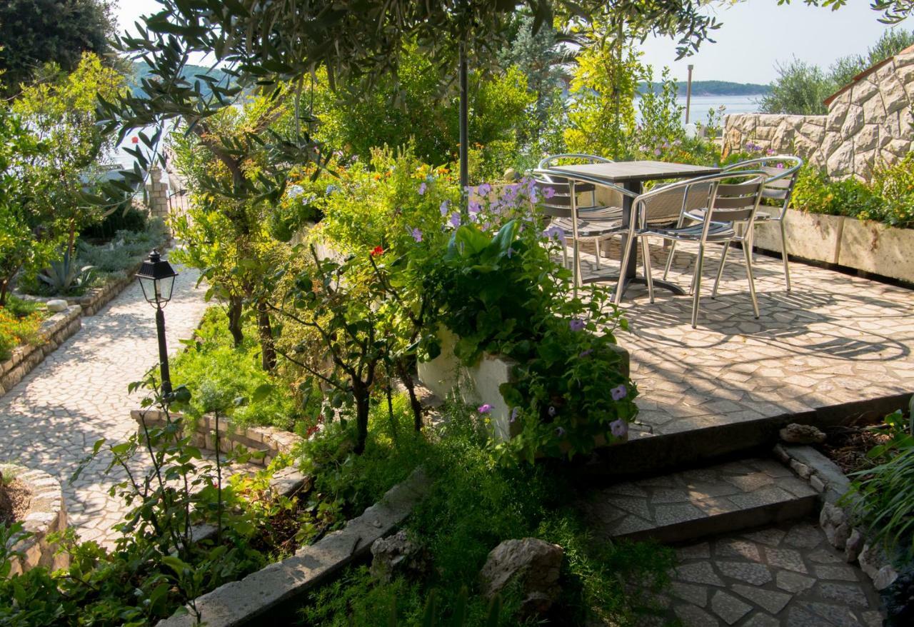 Apartments Picolo Paradiso Miljenko Debelic Barbat na Rabu Экстерьер фото